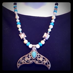 Women's "whale tale" necklace
